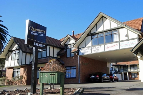 Champers Motor Inn